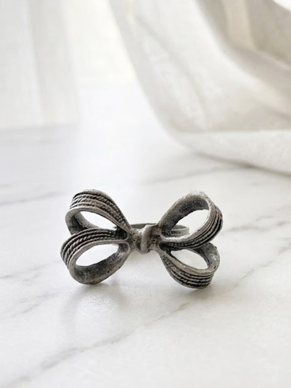 Ladies Silver Bow Tie Ring